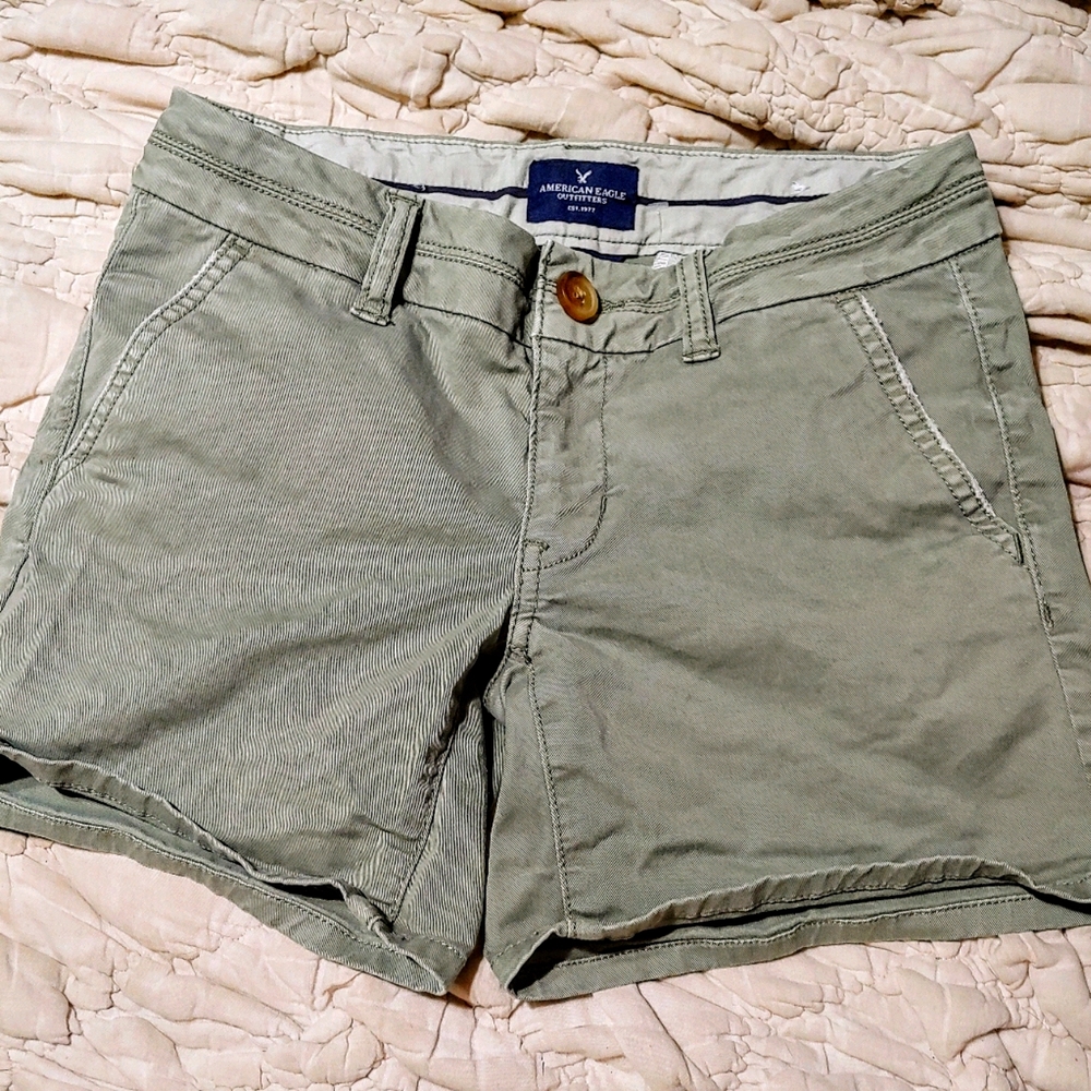 NWOT American Eagle Olive-Khaki Shorts